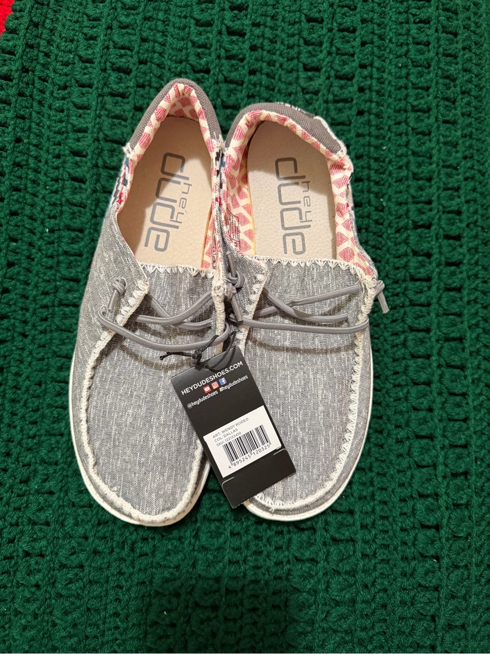 NWT WOMENS HEY DUDE SLIP ON SHOE
SIZE:10